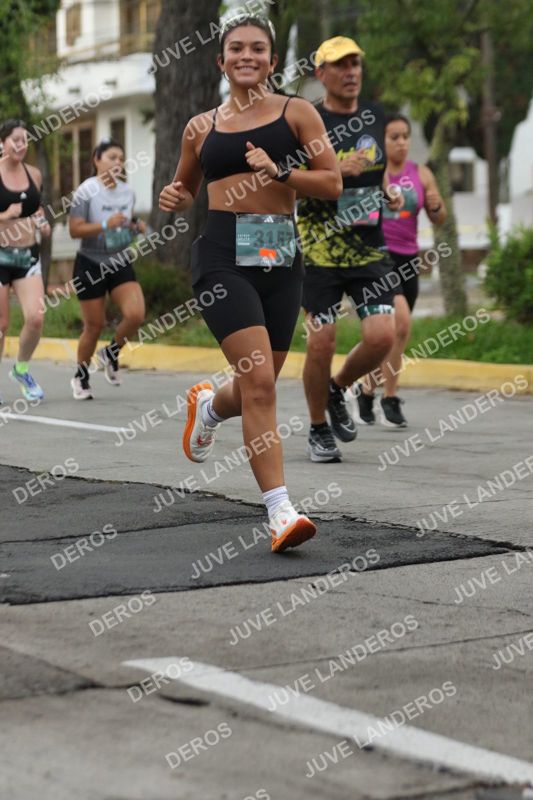 Foto de ADIDAS SPLITS GUADALAJARA 15K / 30K en Av. San Ignacio esquina Av. Ignacio L. Vallarta, Zapopan a las 06:56 · dorsal 3157