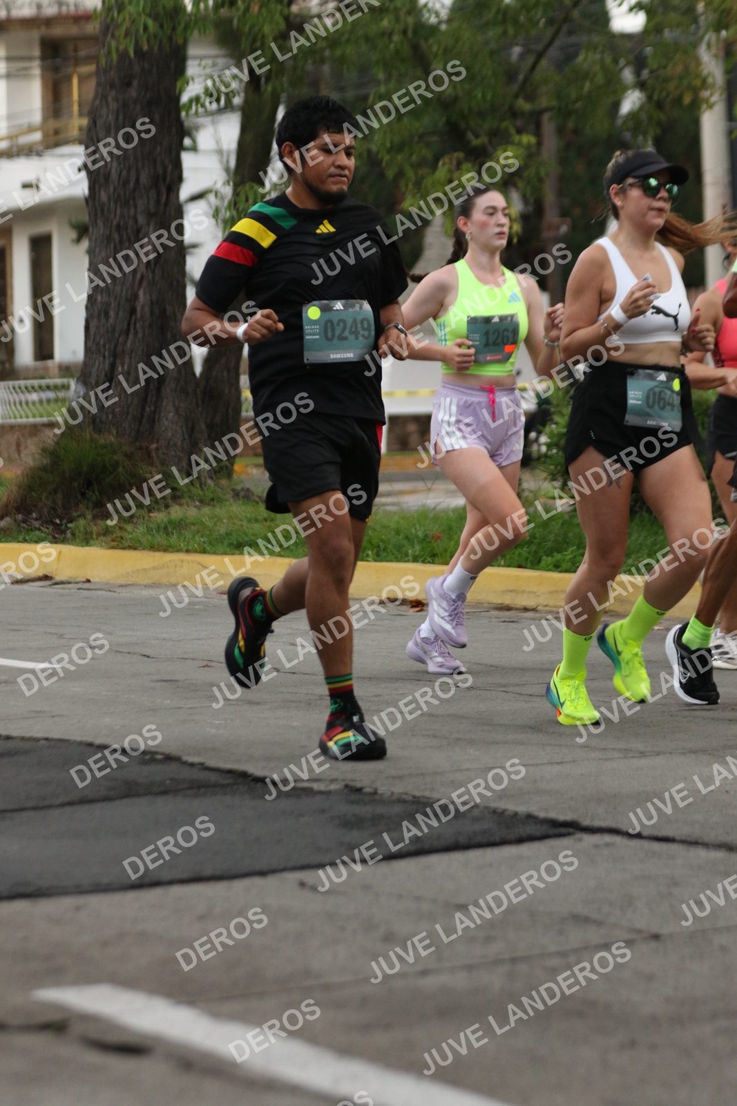 Foto de ADIDAS SPLITS GUADALAJARA 15K / 30K en Av. San Ignacio esquina Av. Ignacio L. Vallarta, Zapopan a las 06:52 · dorsal 249, 1261