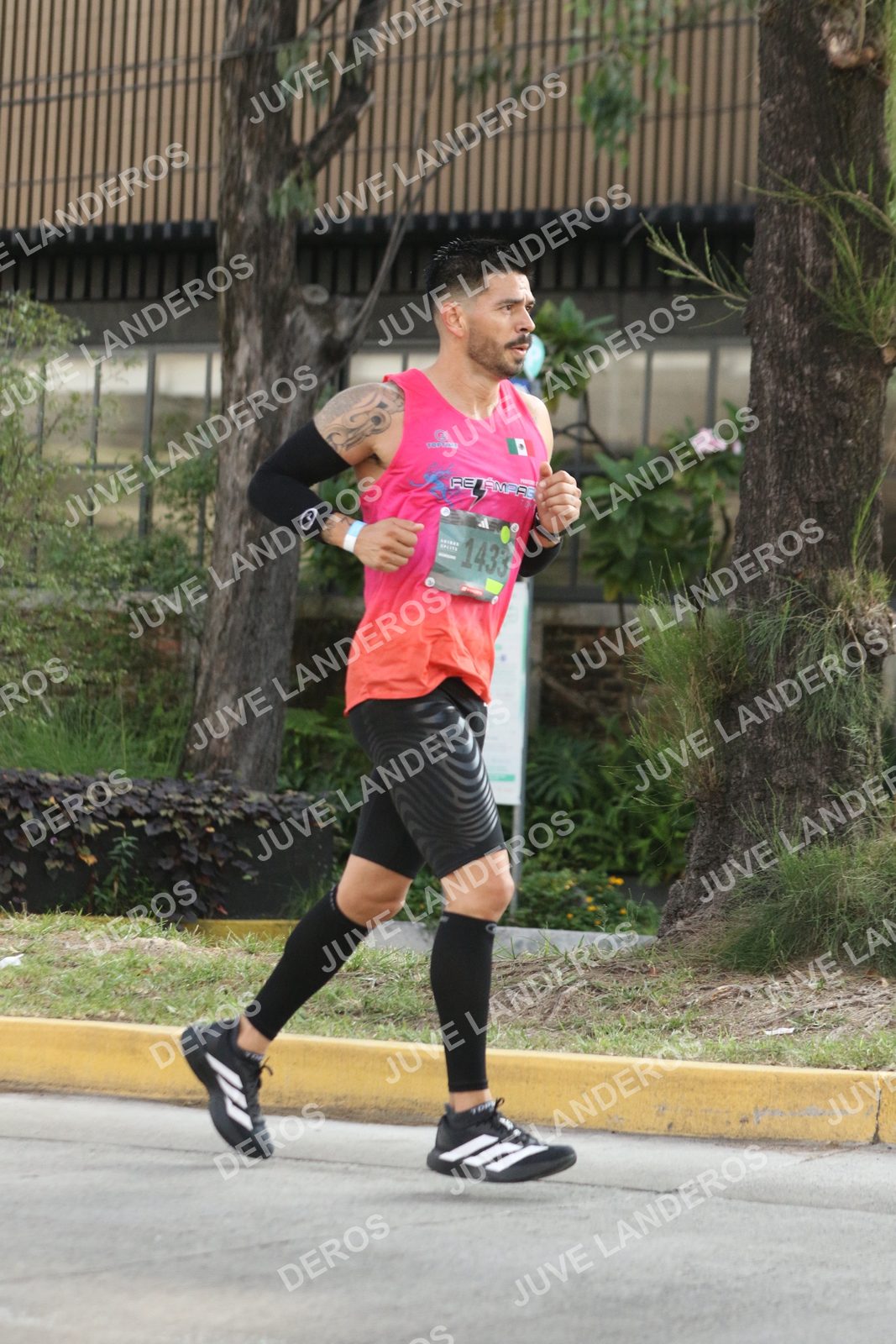 Foto de ADIDAS SPLITS GUADALAJARA 15K / 30K en Av. San Ignacio esquina Av. Ignacio L. Vallarta, Zapopan a las 08:39 · dorsal 1433
