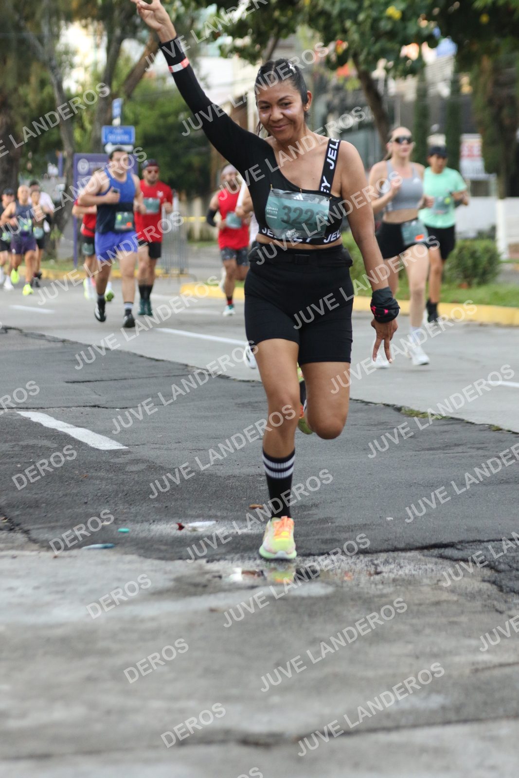 Foto de ADIDAS SPLITS GUADALAJARA 15K / 30K en Av. San Ignacio esquina Av. Ignacio L. Vallarta, Zapopan a las 07:05 · dorsal 3223