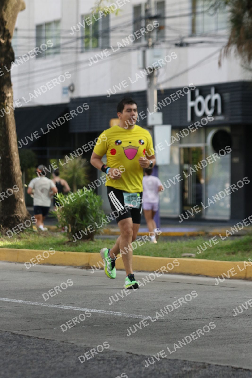 Foto de ADIDAS SPLITS GUADALAJARA 15K / 30K en Av. San Ignacio esquina Av. Ignacio L. Vallarta, Zapopan a las 08:39 · dorsal 1523
