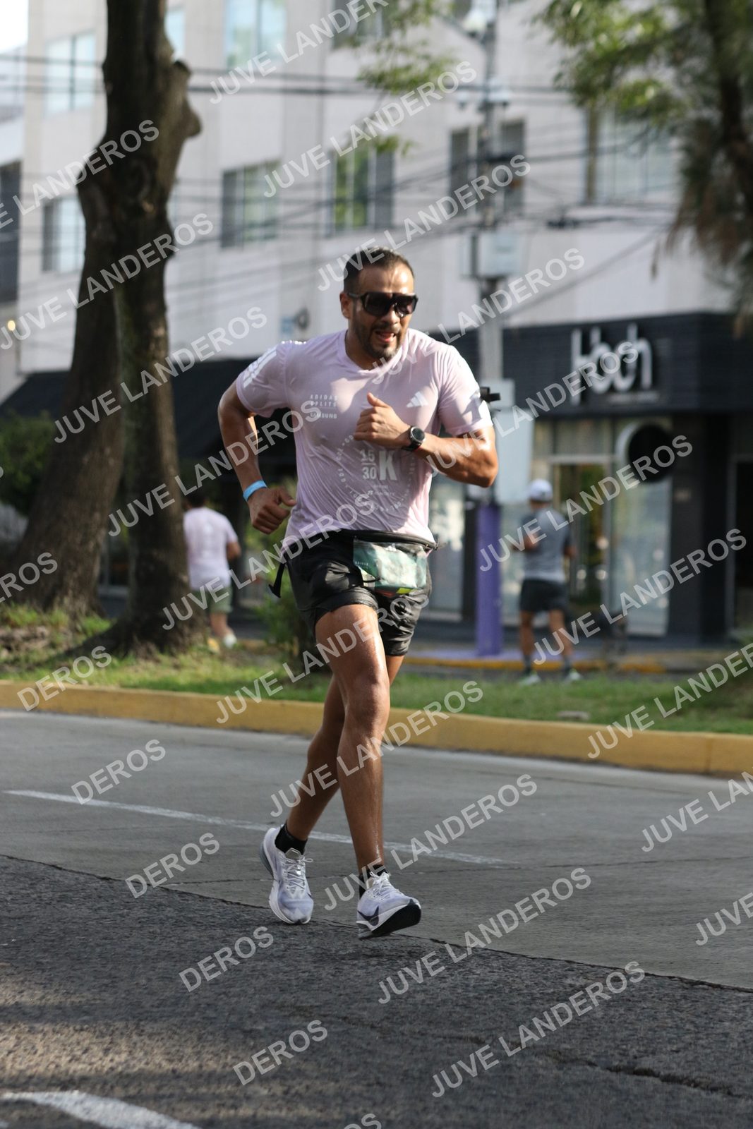 Foto de ADIDAS SPLITS GUADALAJARA 15K / 30K en Av. San Ignacio esquina Av. Ignacio L. Vallarta, Zapopan a las 08:42 · dorsal 30