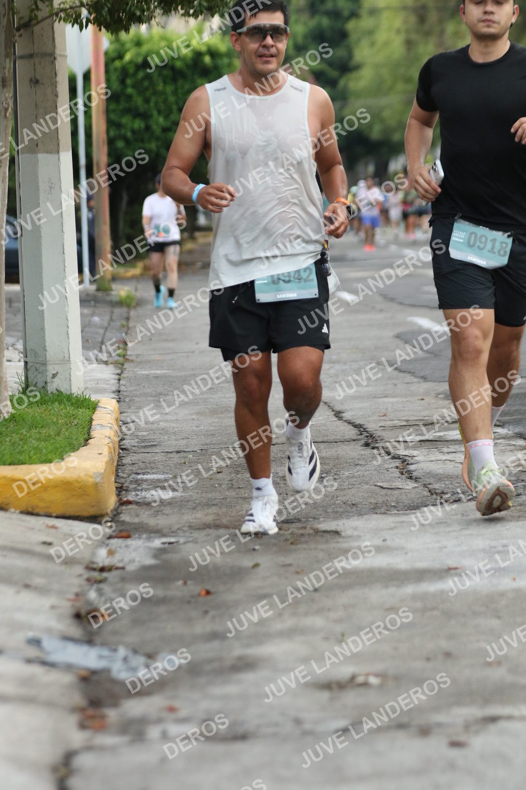 Foto de ADIDAS SPLITS GUADALAJARA 15K / 30K en Av. San Ignacio esquina Av. Ignacio L. Vallarta, Zapopan a las 07:02 · dorsal 918, 942