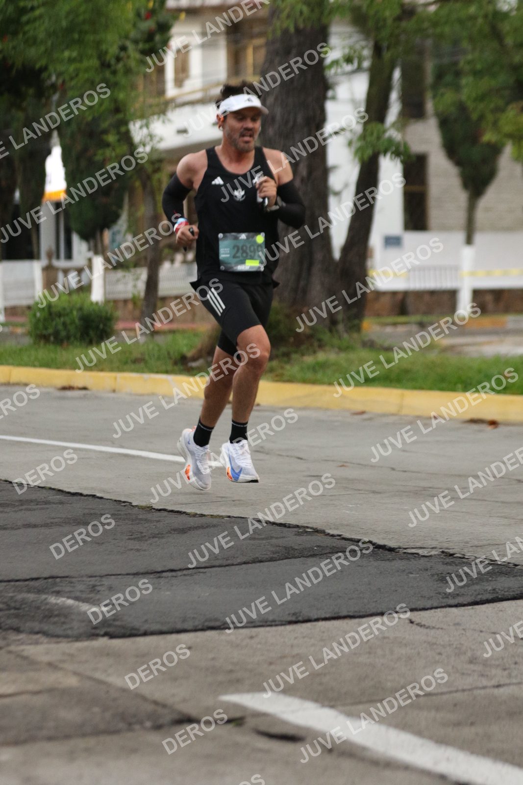 Foto de ADIDAS SPLITS GUADALAJARA 15K / 30K en Av. San Ignacio esquina Av. Ignacio L. Vallarta, Zapopan a las 06:51 · dorsal 2899