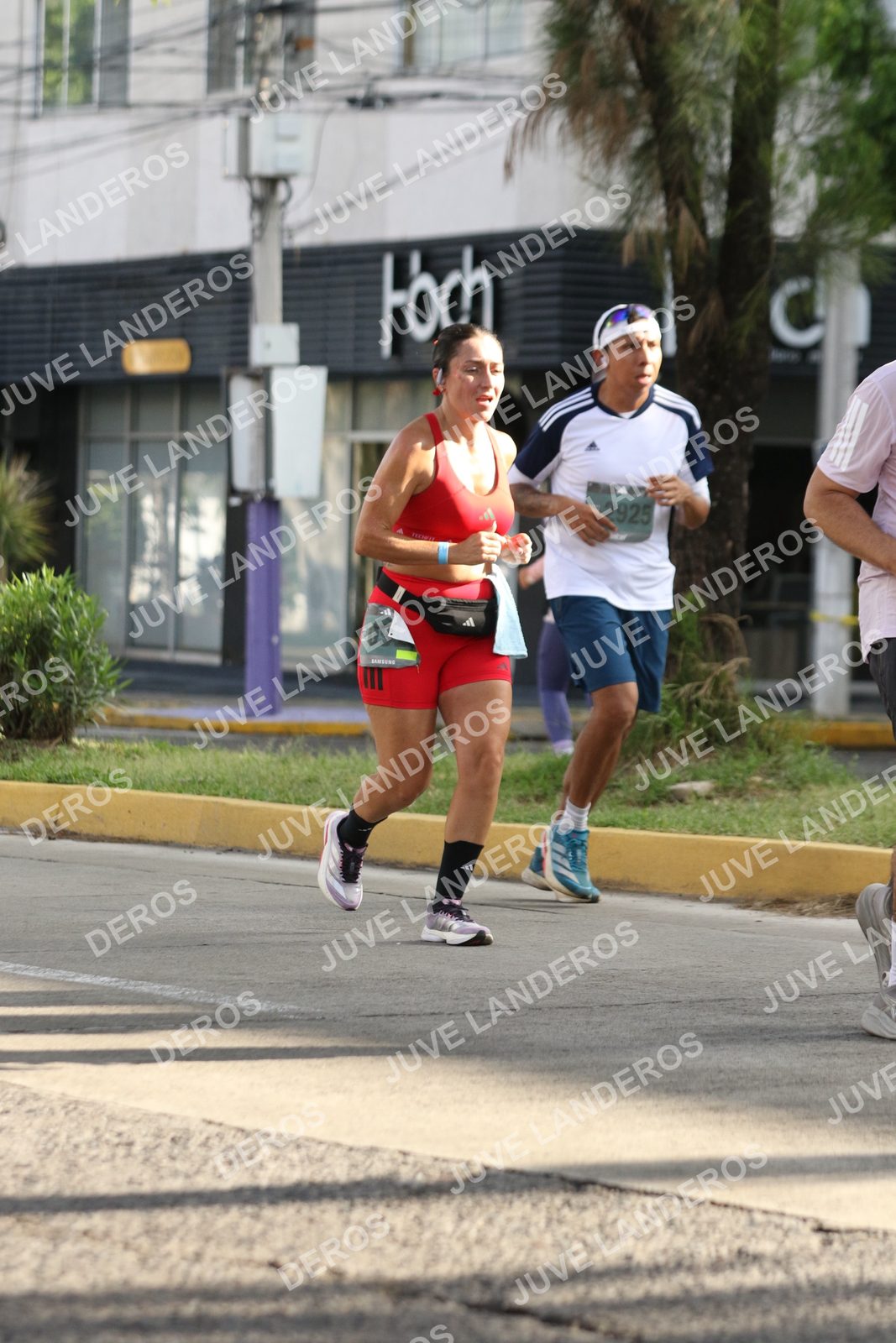 Foto de ADIDAS SPLITS GUADALAJARA 15K / 30K en Av. San Ignacio esquina Av. Ignacio L. Vallarta, Zapopan a las 08:50 · dorsal 2925