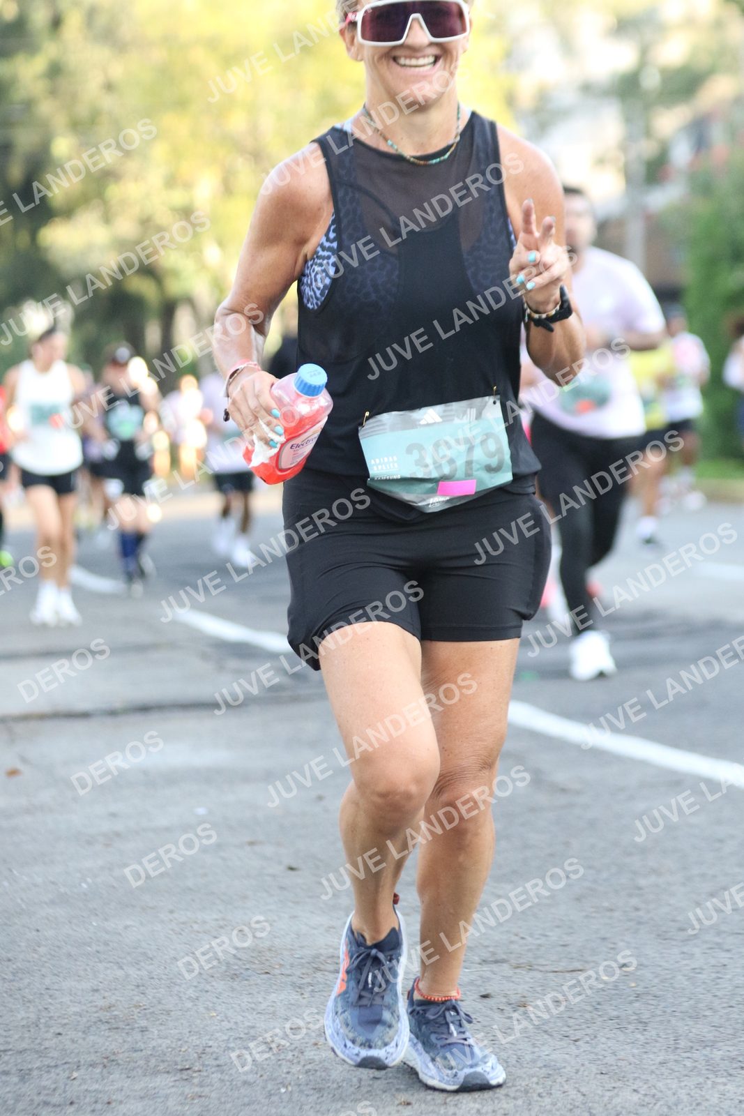 Foto de ADIDAS SPLITS GUADALAJARA 15K / 30K en Av. San Ignacio esquina Av. Ignacio L. Vallarta, Zapopan a las 07:39 · dorsal 3679