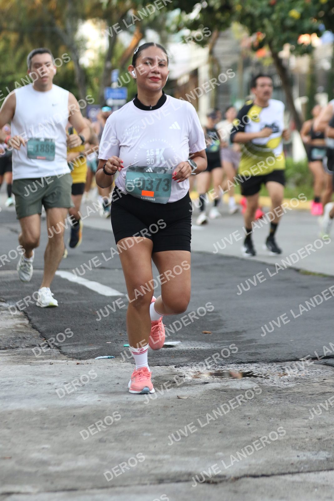 Foto de ADIDAS SPLITS GUADALAJARA 15K / 30K en Av. San Ignacio esquina Av. Ignacio L. Vallarta, Zapopan a las 07:07 · dorsal 373, 15, 1889