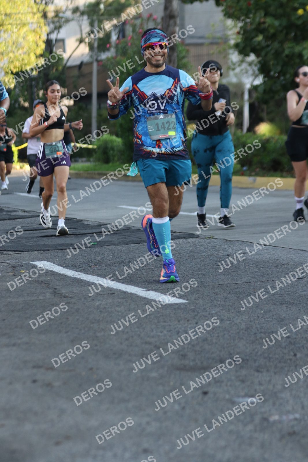 Foto de ADIDAS SPLITS GUADALAJARA 15K / 30K en Av. San Ignacio esquina Av. Ignacio L. Vallarta, Zapopan a las 07:41 · dorsal 1422, 3823