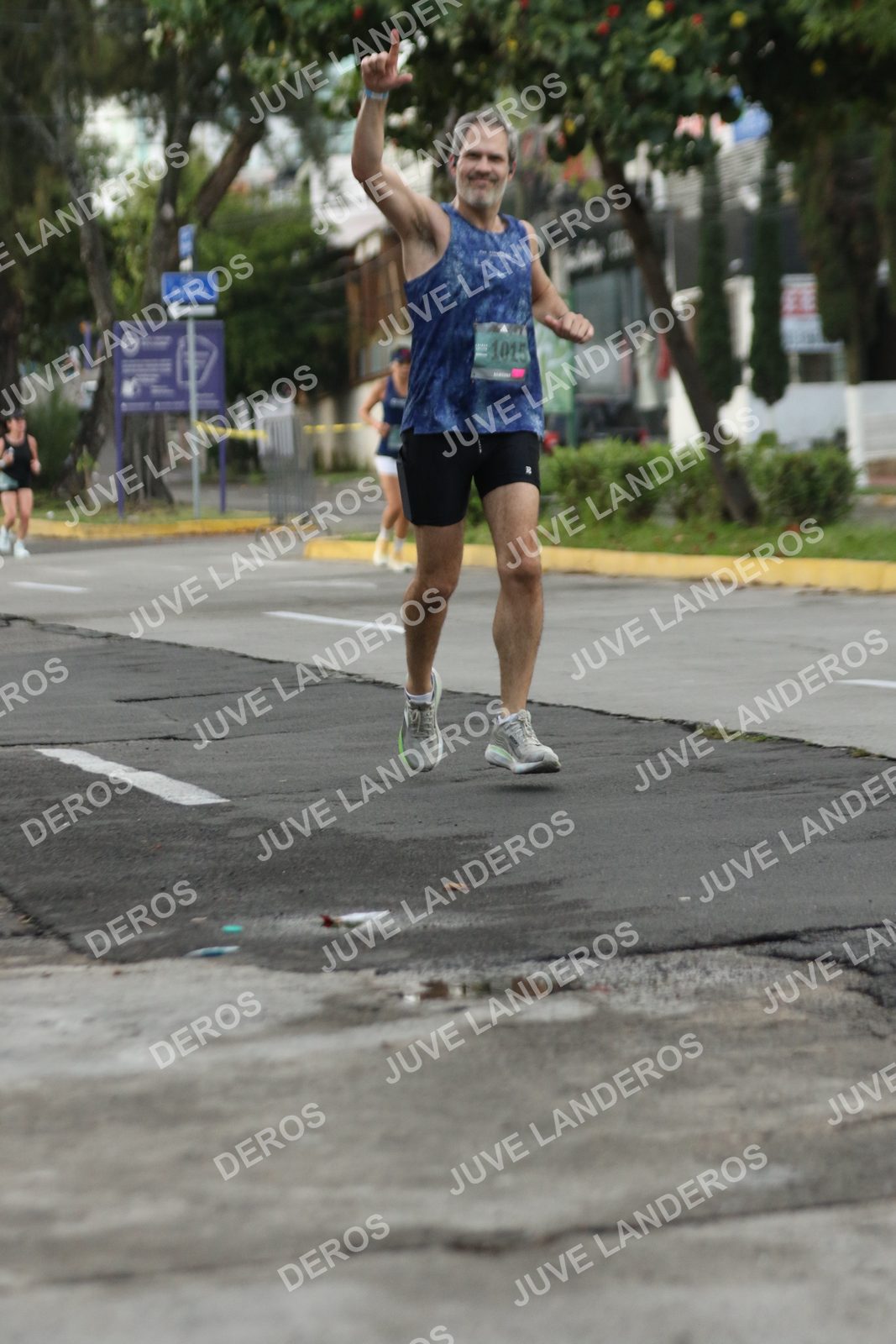 Foto de ADIDAS SPLITS GUADALAJARA 15K / 30K en Av. San Ignacio esquina Av. Ignacio L. Vallarta, Zapopan a las 06:59 · dorsal 1015