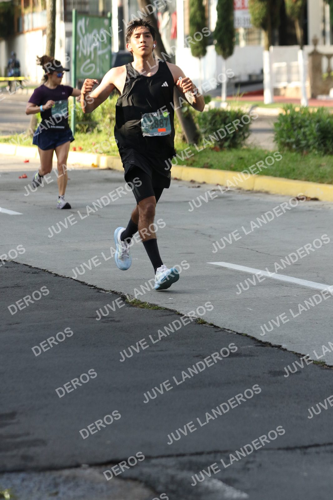 Foto de ADIDAS SPLITS GUADALAJARA 15K / 30K en Av. San Ignacio esquina Av. Ignacio L. Vallarta, Zapopan a las 08:16 · dorsal 2887