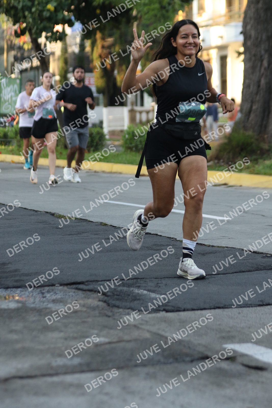 Foto de ADIDAS SPLITS GUADALAJARA 15K / 30K en Av. San Ignacio esquina Av. Ignacio L. Vallarta, Zapopan a las 07:17 · dorsal 2964