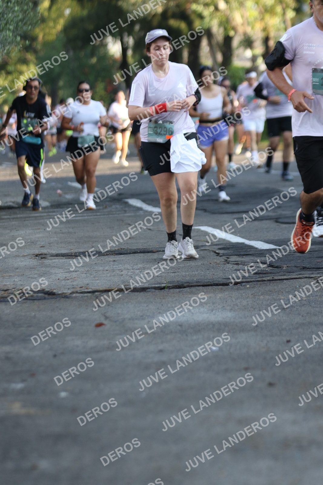 Foto de ADIDAS SPLITS GUADALAJARA 15K / 30K en Av. San Ignacio esquina Av. Ignacio L. Vallarta, Zapopan a las 07:38 · dorsal 3296