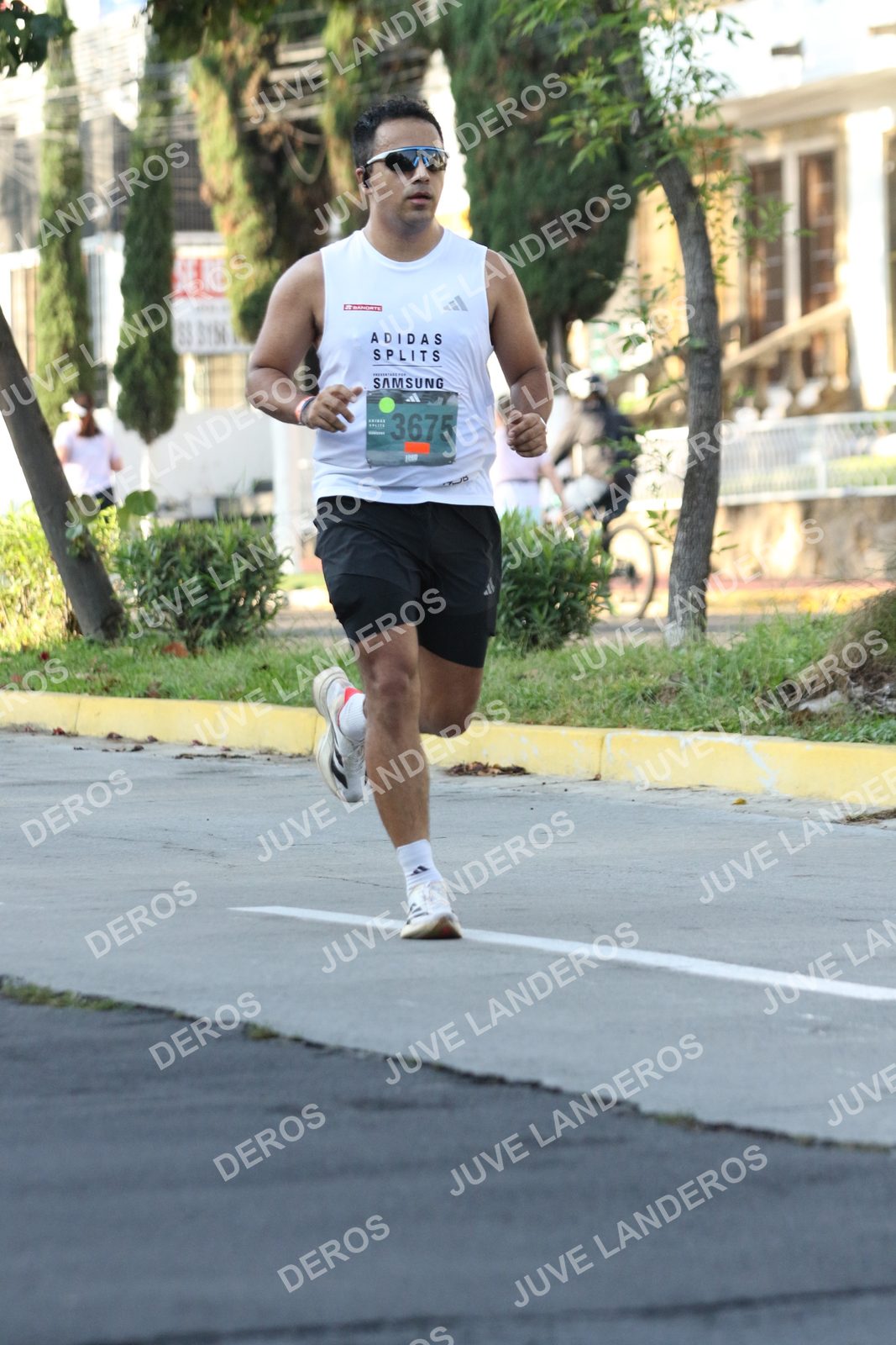 Foto de ADIDAS SPLITS GUADALAJARA 15K / 30K en Av. San Ignacio esquina Av. Ignacio L. Vallarta, Zapopan a las 07:59 · dorsal 3675