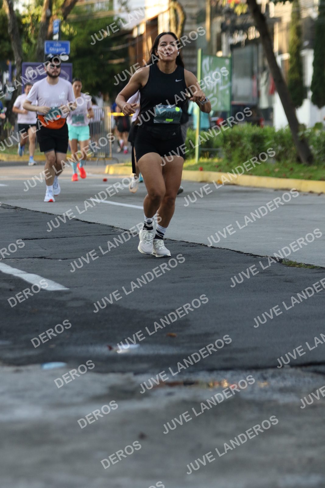 Foto de ADIDAS SPLITS GUADALAJARA 15K / 30K en Av. San Ignacio esquina Av. Ignacio L. Vallarta, Zapopan a las 07:17 · dorsal 2964