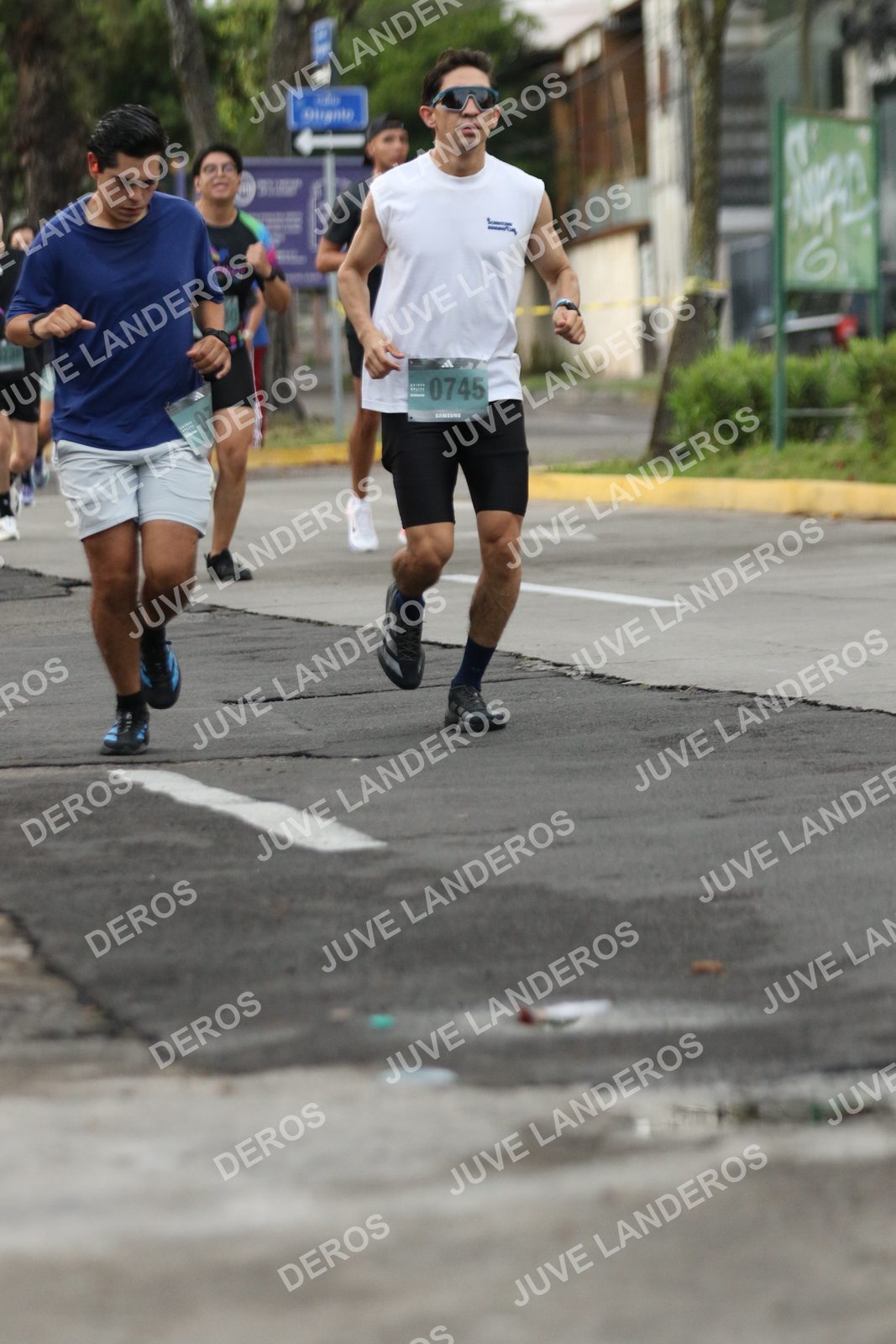 Foto de ADIDAS SPLITS GUADALAJARA 15K / 30K en Av. San Ignacio esquina Av. Ignacio L. Vallarta, Zapopan a las 06:58 · dorsal 745