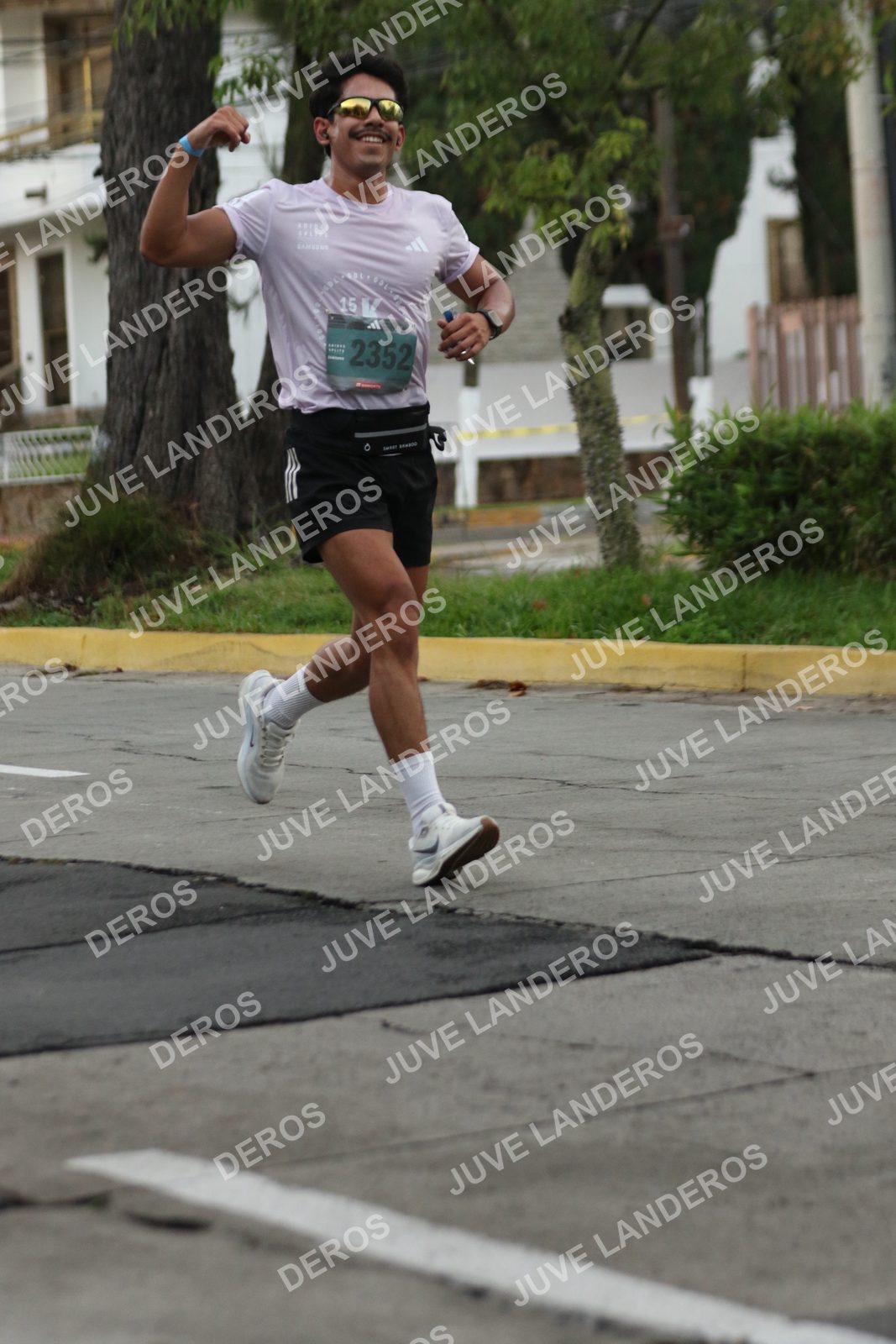 Foto de ADIDAS SPLITS GUADALAJARA 15K / 30K en Av. San Ignacio esquina Av. Ignacio L. Vallarta, Zapopan a las 06:56 · dorsal 2352, 15
