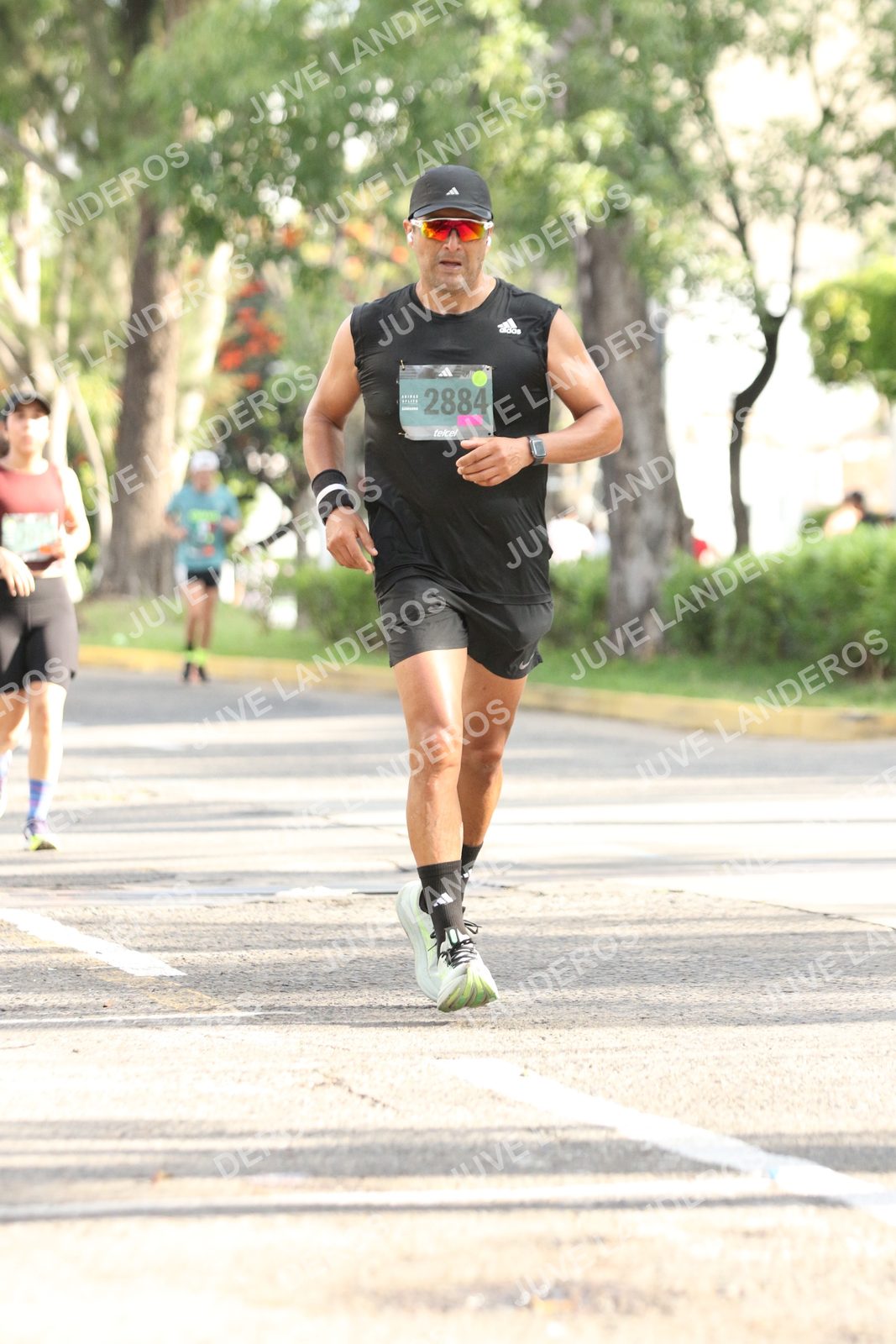 Foto de ADIDAS SPLITS GUADALAJARA 15K / 30K en Av. San Ignacio esquina Av. Ignacio L. Vallarta, Zapopan a las 08:51 · dorsal 2884
