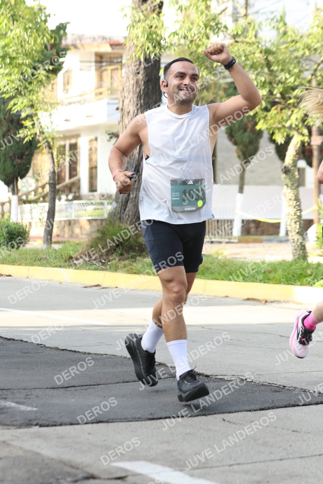Foto de ADIDAS SPLITS GUADALAJARA 15K / 30K en Av. San Ignacio esquina Av. Ignacio L. Vallarta, Zapopan a las 08:32 · dorsal 1033