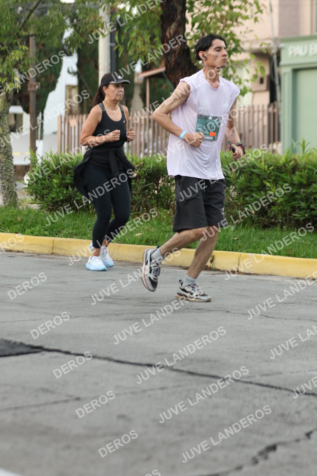 Foto de ADIDAS SPLITS GUADALAJARA 15K / 30K en Av. San Ignacio esquina Av. Ignacio L. Vallarta, Zapopan a las 07:03 · dorsal 1166