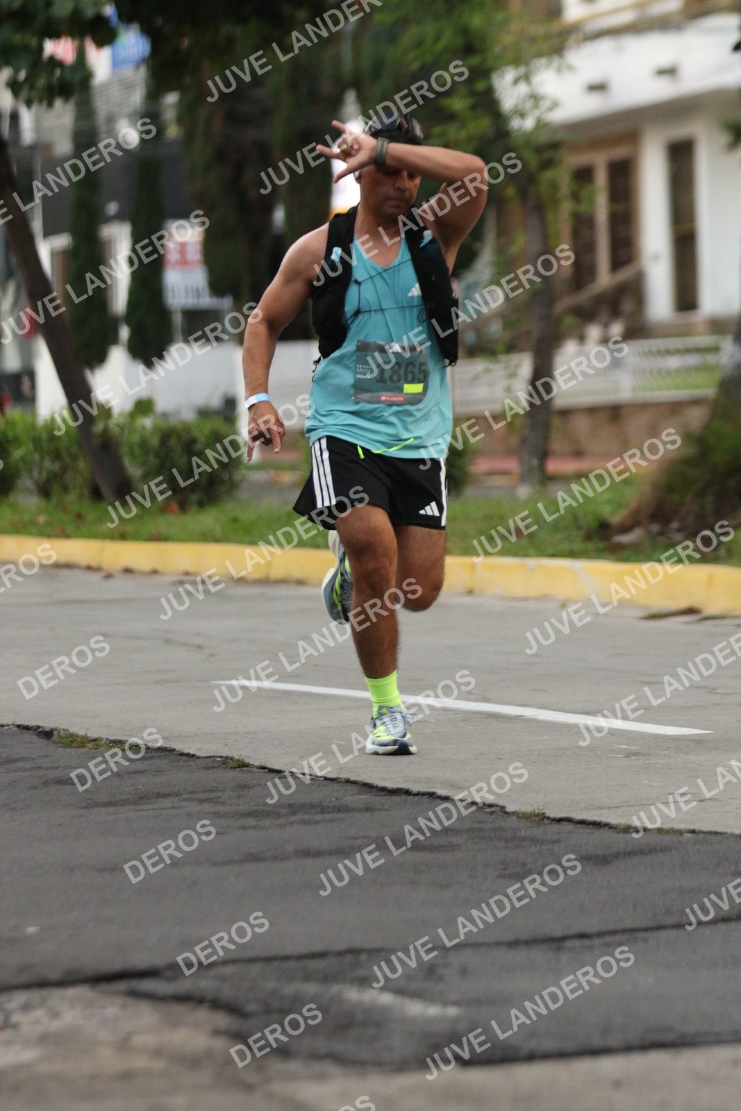 Foto de ADIDAS SPLITS GUADALAJARA 15K / 30K en Av. San Ignacio esquina Av. Ignacio L. Vallarta, Zapopan a las 06:52 · dorsal 1865