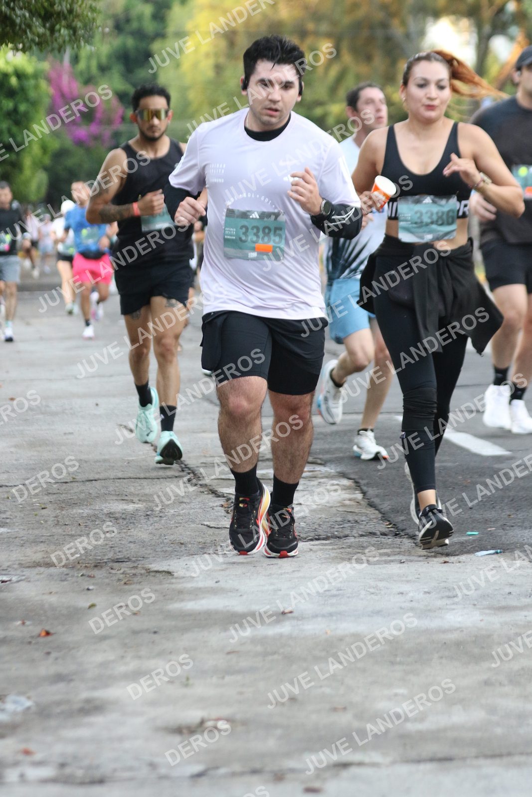 Foto de ADIDAS SPLITS GUADALAJARA 15K / 30K en Av. San Ignacio esquina Av. Ignacio L. Vallarta, Zapopan a las 07:08 · dorsal 3385, 3386