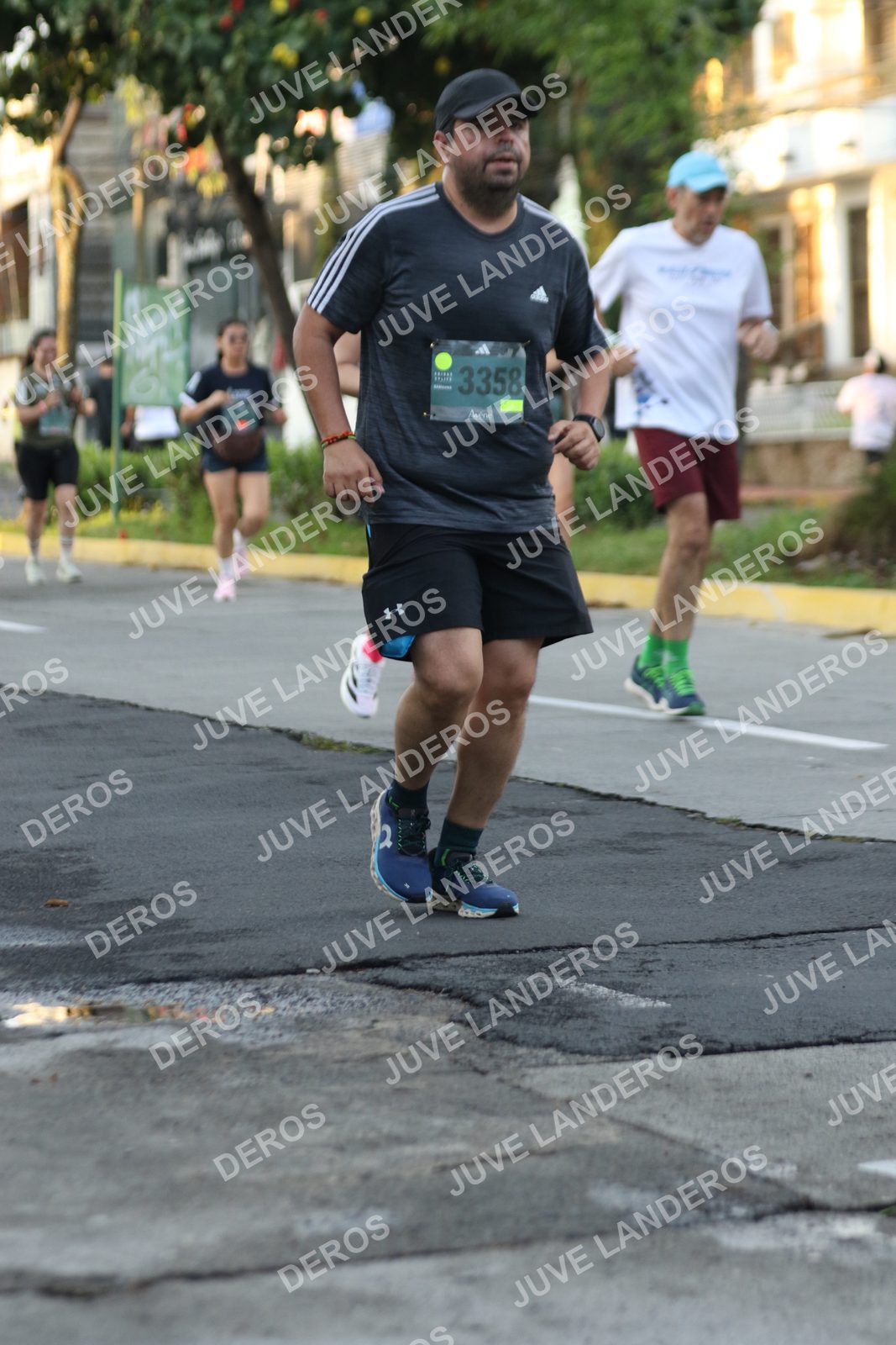Foto de ADIDAS SPLITS GUADALAJARA 15K / 30K en Av. San Ignacio esquina Av. Ignacio L. Vallarta, Zapopan a las 07:13 · dorsal 3358