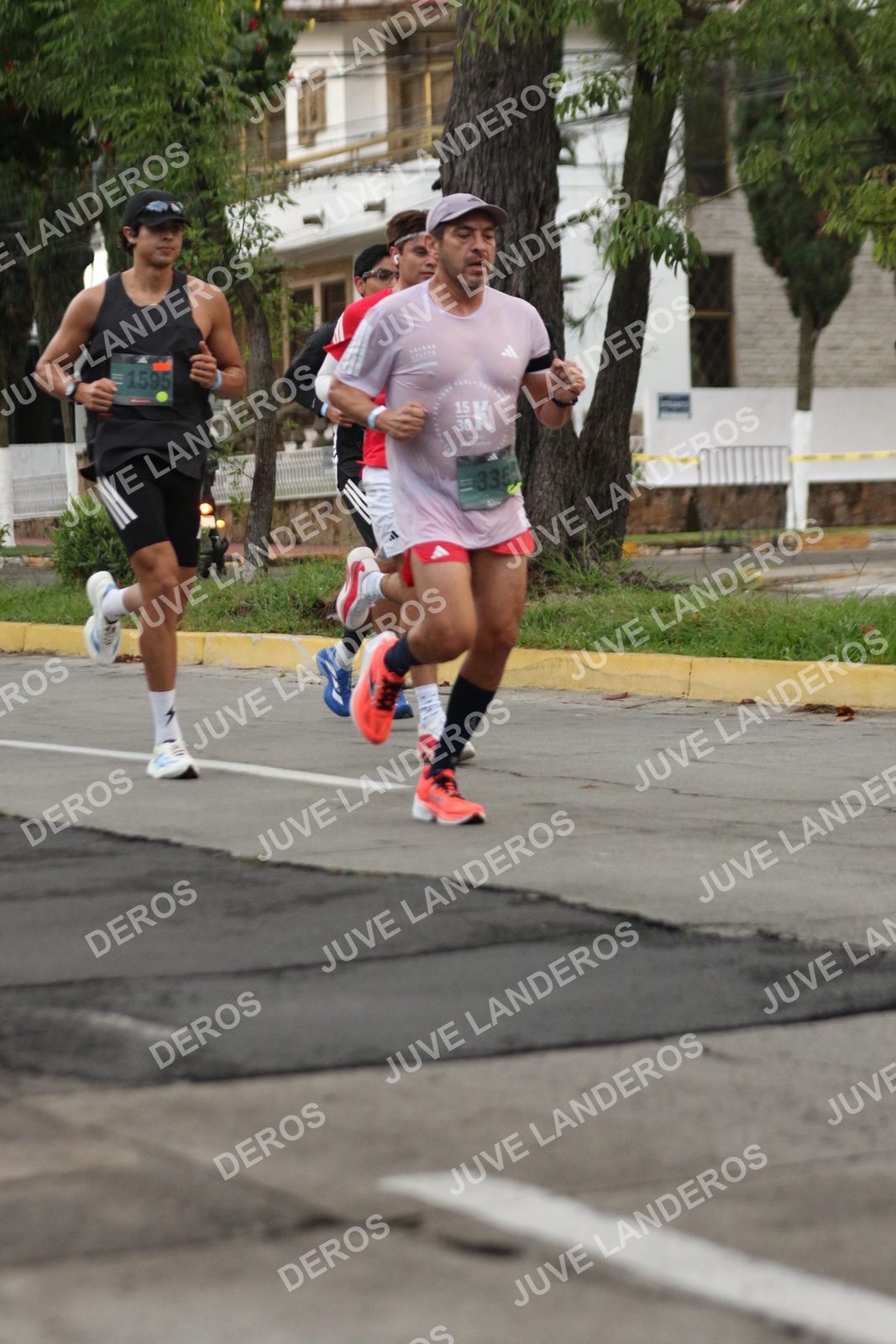 Foto de ADIDAS SPLITS GUADALAJARA 15K / 30K en Av. San Ignacio esquina Av. Ignacio L. Vallarta, Zapopan a las 06:51 · dorsal 1595, 335, 30