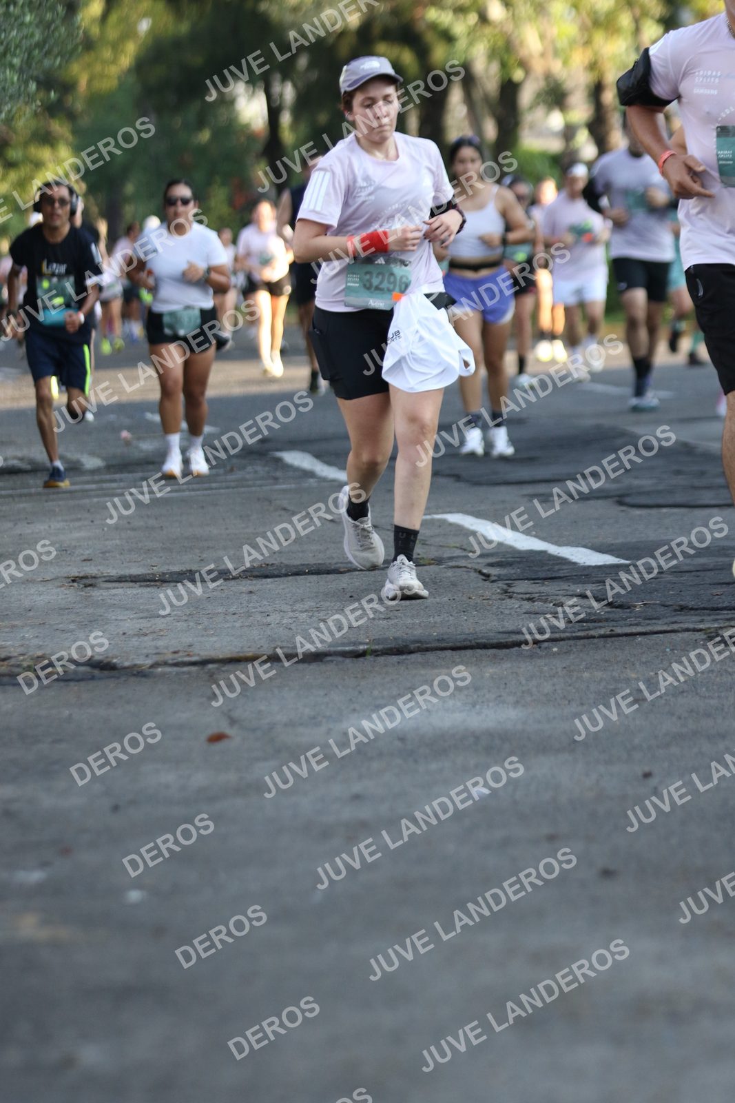Foto de ADIDAS SPLITS GUADALAJARA 15K / 30K en Av. San Ignacio esquina Av. Ignacio L. Vallarta, Zapopan a las 07:38 · dorsal 3296