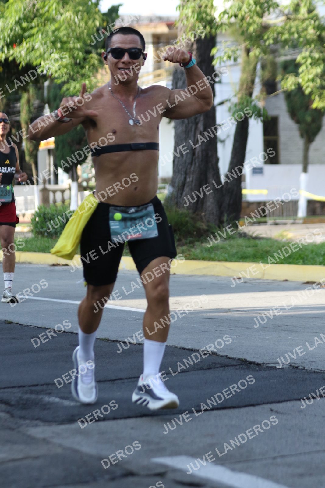 Foto de ADIDAS SPLITS GUADALAJARA 15K / 30K en Av. San Ignacio esquina Av. Ignacio L. Vallarta, Zapopan a las 08:24 · dorsal 239, 1842