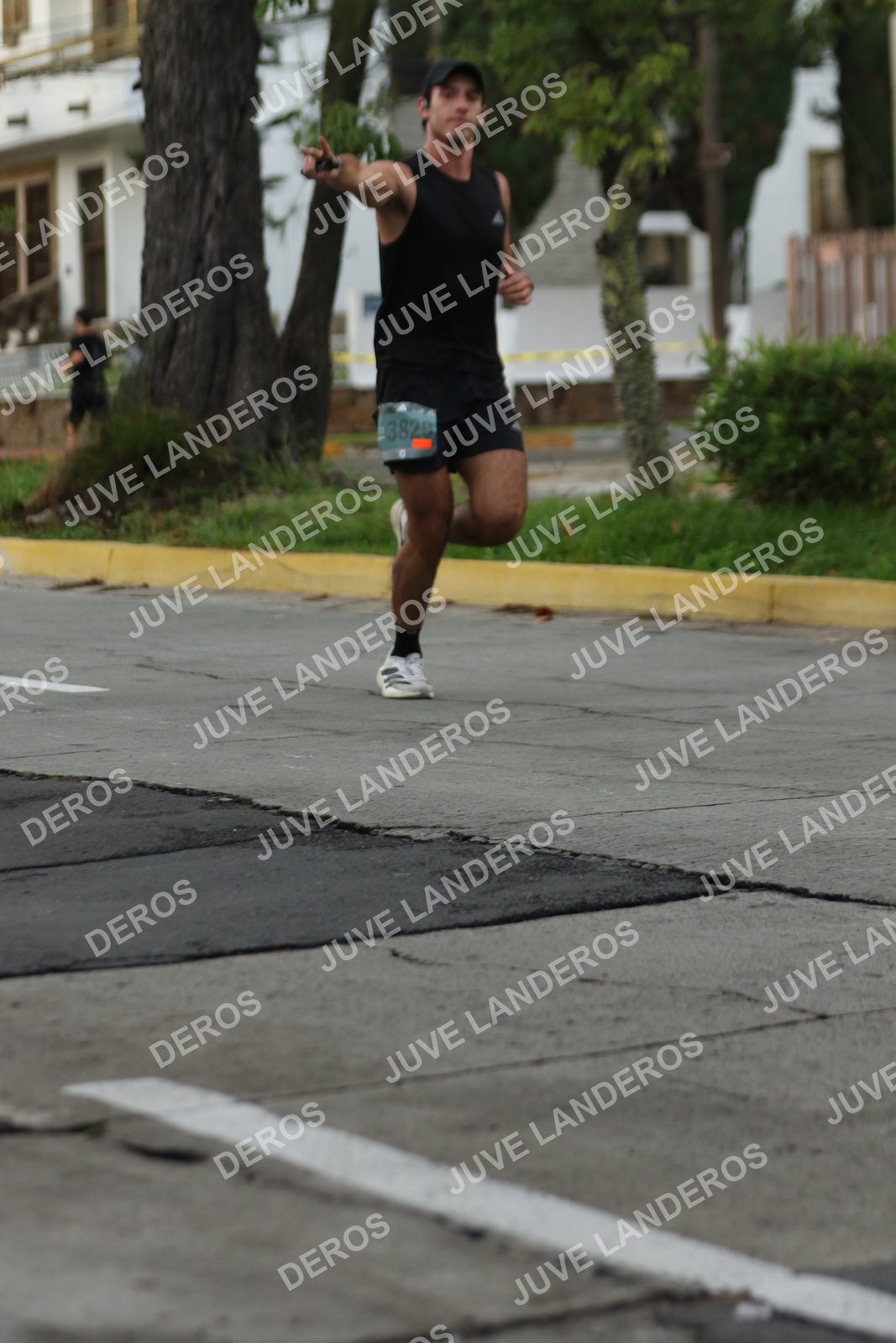 Foto de ADIDAS SPLITS GUADALAJARA 15K / 30K en Av. San Ignacio esquina Av. Ignacio L. Vallarta, Zapopan a las 07:00 · dorsal 3828