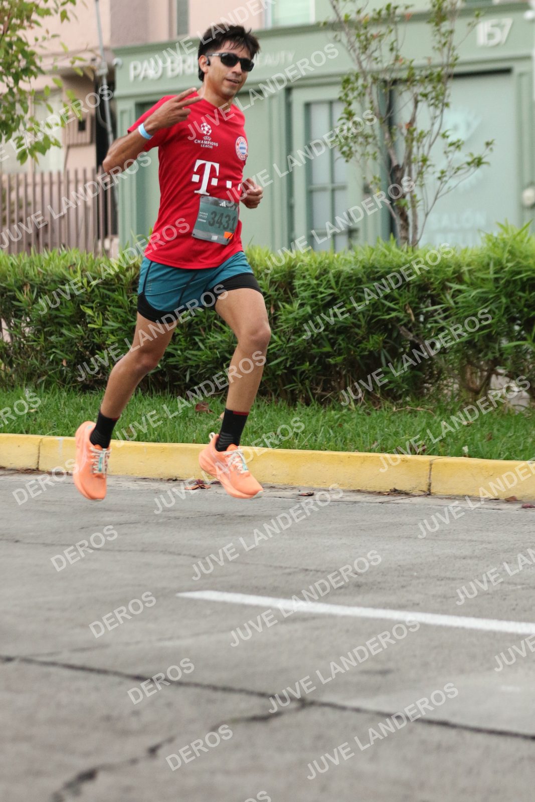 Foto de ADIDAS SPLITS GUADALAJARA 15K / 30K en Av. San Ignacio esquina Av. Ignacio L. Vallarta, Zapopan a las 06:52 · dorsal 3431