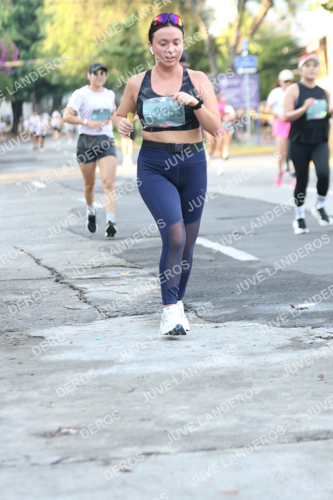 Foto de ADIDAS SPLITS GUADALAJARA 15K / 30K en Av. San Ignacio esquina Av. Ignacio L. Vallarta, Zapopan a las 07:20 · dorsal 2053