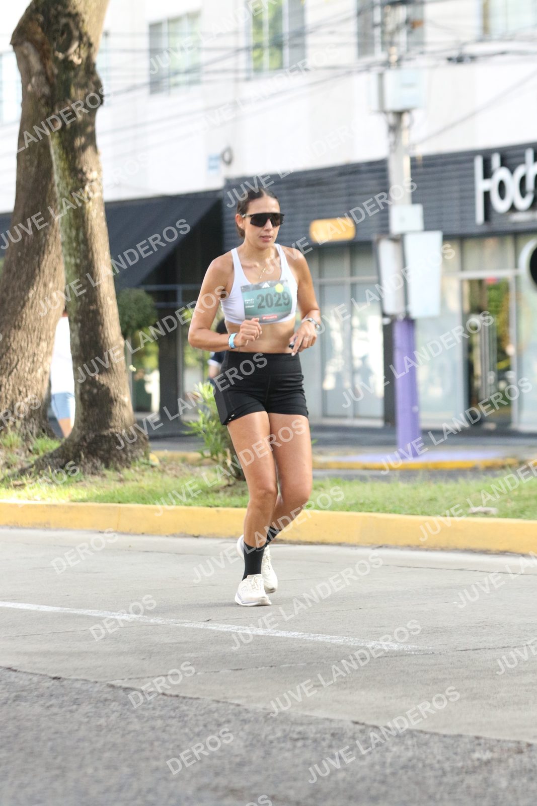 Foto de ADIDAS SPLITS GUADALAJARA 15K / 30K en Av. San Ignacio esquina Av. Ignacio L. Vallarta, Zapopan a las 08:37 · dorsal 2029
