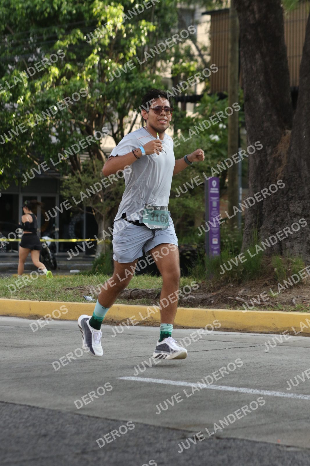Foto de ADIDAS SPLITS GUADALAJARA 15K / 30K en Av. San Ignacio esquina Av. Ignacio L. Vallarta, Zapopan a las 08:39 · dorsal 3168