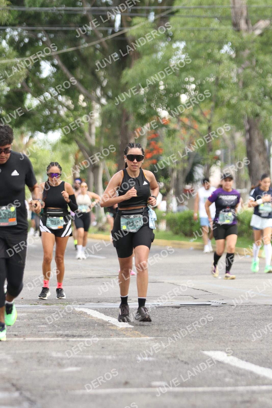 Foto de ADIDAS SPLITS GUADALAJARA 15K / 30K en Av. San Ignacio esquina Av. Ignacio L. Vallarta, Zapopan a las 09:07 · dorsal 130, 187