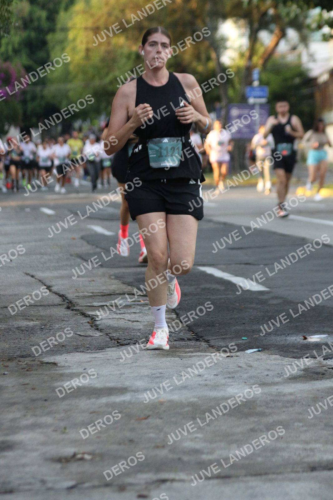 Foto de ADIDAS SPLITS GUADALAJARA 15K / 30K en Av. San Ignacio esquina Av. Ignacio L. Vallarta, Zapopan a las 07:11 · dorsal 1121