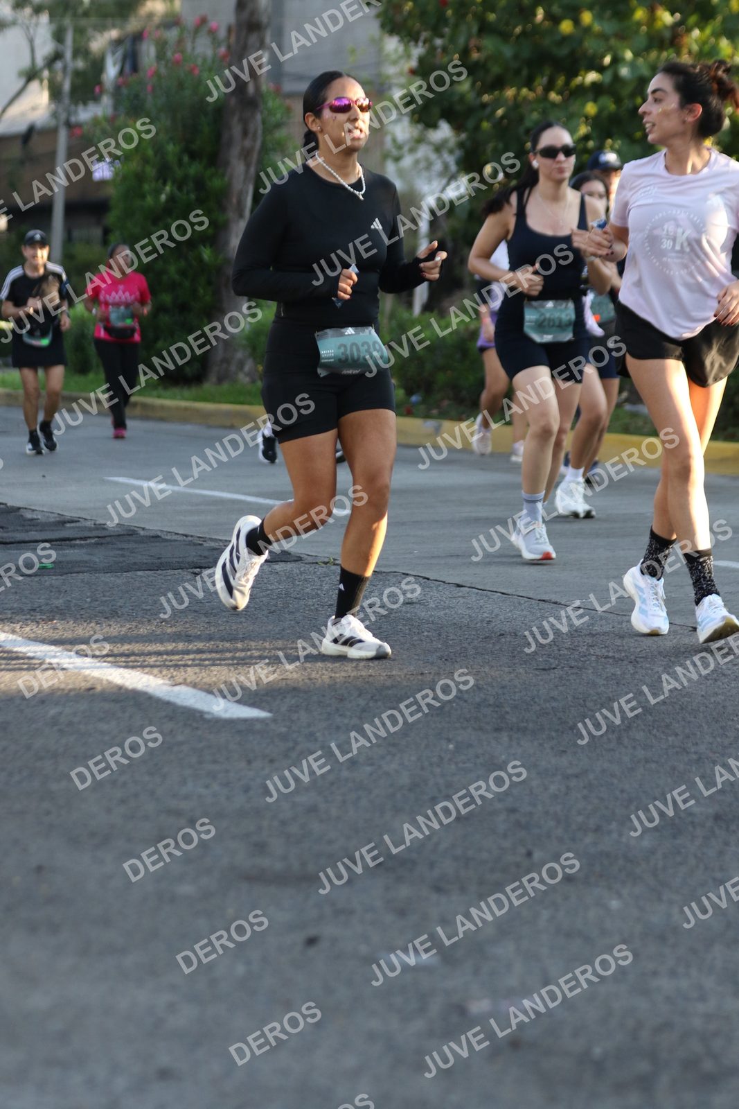 Foto de ADIDAS SPLITS GUADALAJARA 15K / 30K en Av. San Ignacio esquina Av. Ignacio L. Vallarta, Zapopan a las 07:48 · dorsal 3039