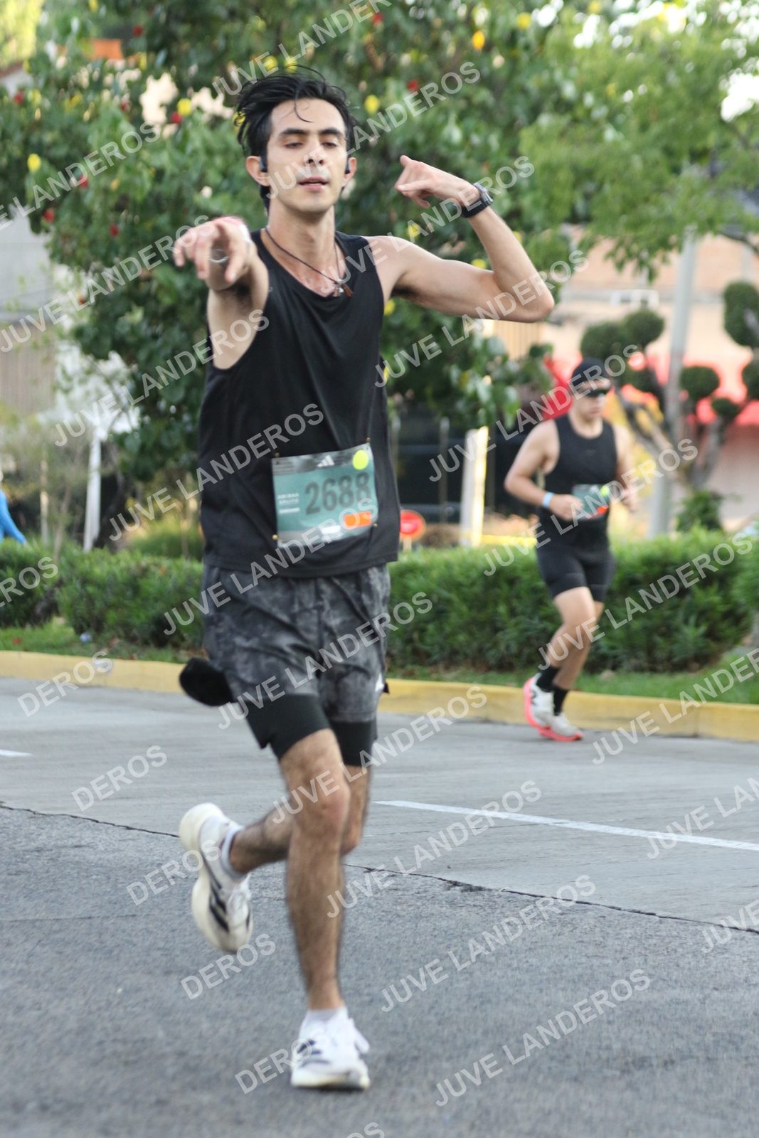 Foto de ADIDAS SPLITS GUADALAJARA 15K / 30K en Av. San Ignacio esquina Av. Ignacio L. Vallarta, Zapopan a las 07:29 · dorsal 2688