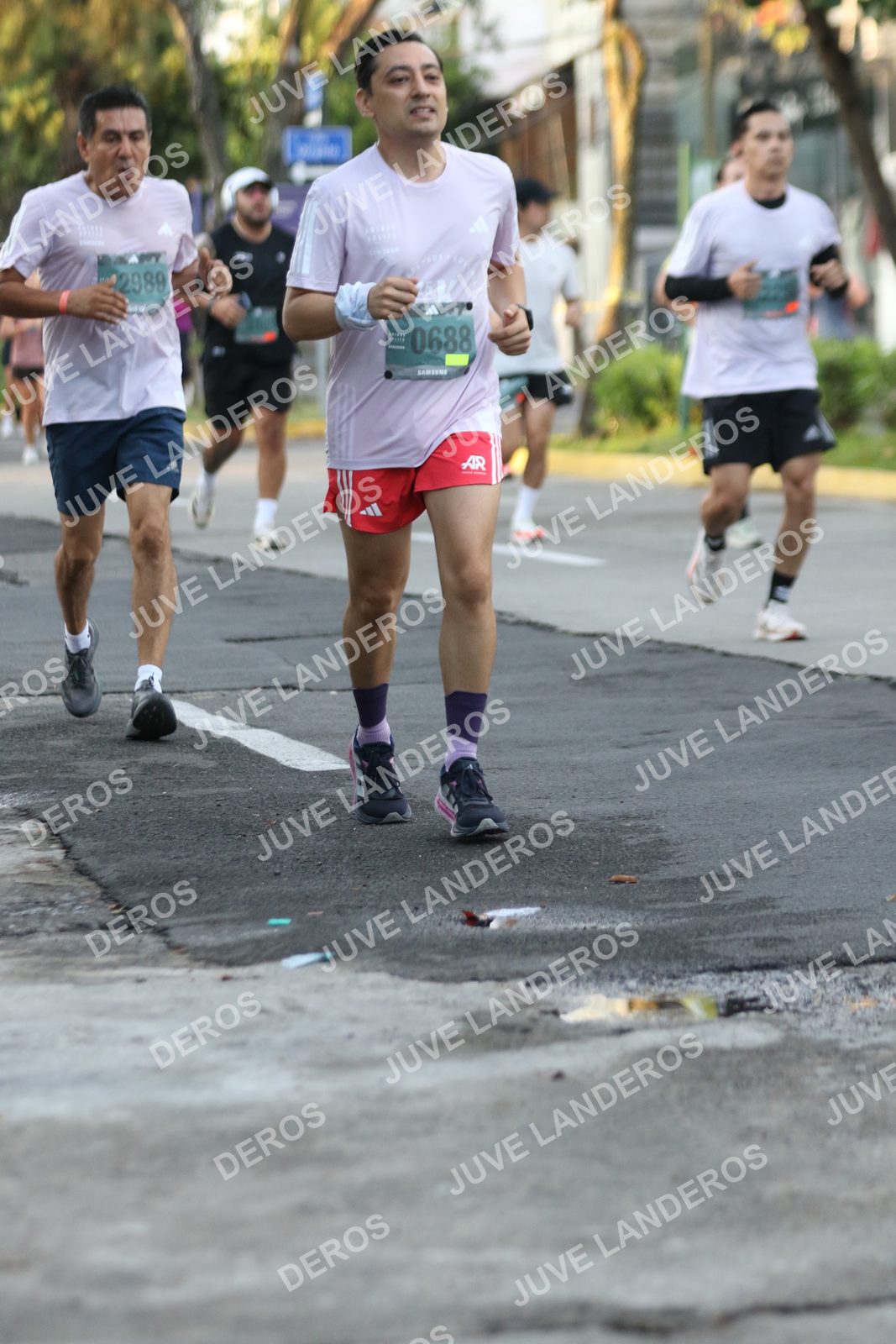 Foto de ADIDAS SPLITS GUADALAJARA 15K / 30K en Av. San Ignacio esquina Av. Ignacio L. Vallarta, Zapopan a las 07:11 · dorsal 688, 2989