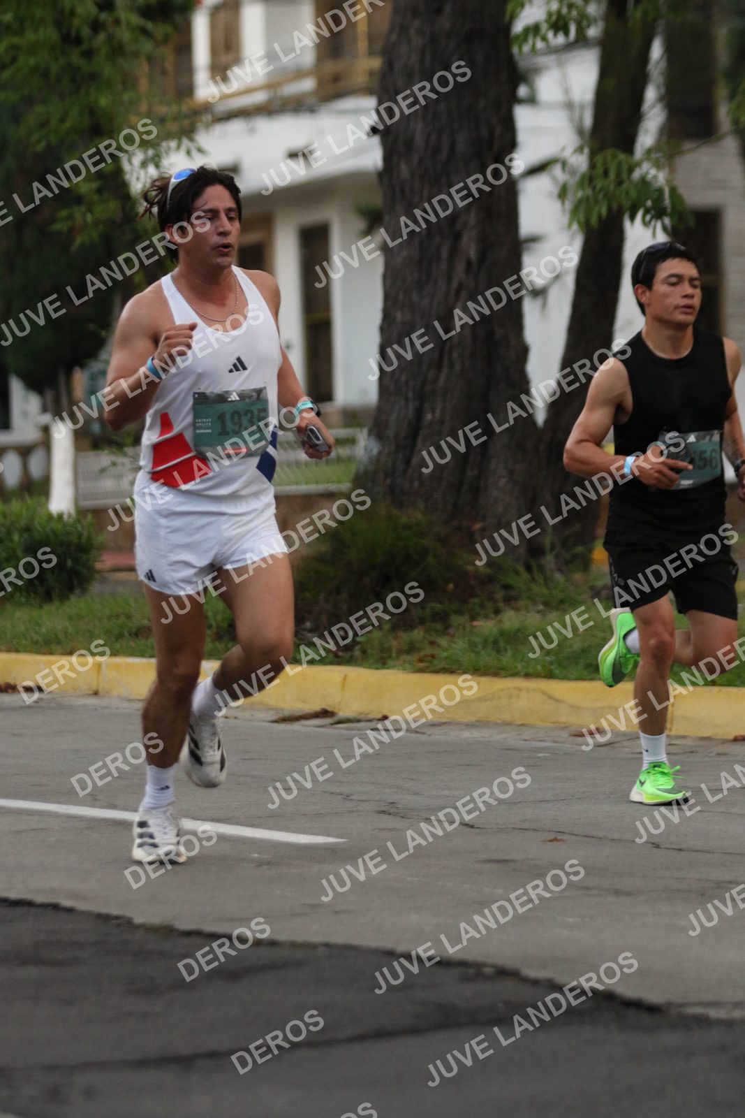 Foto de ADIDAS SPLITS GUADALAJARA 15K / 30K en Av. San Ignacio esquina Av. Ignacio L. Vallarta, Zapopan a las 06:50 · dorsal 1935, 56