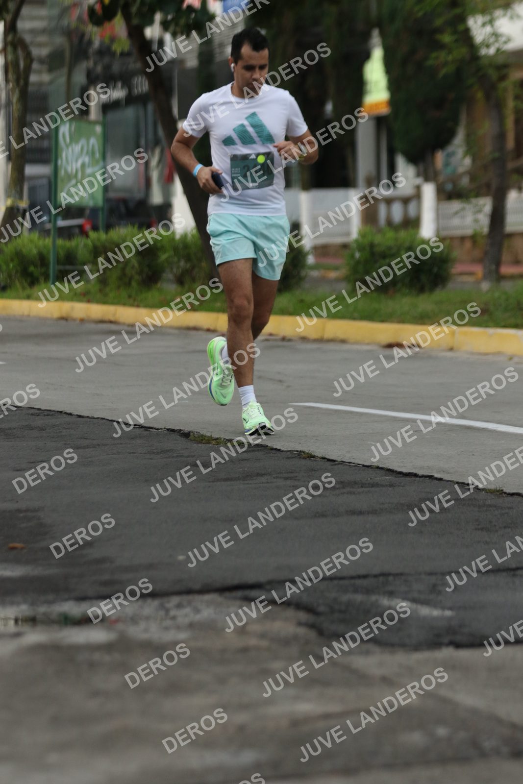 Foto de ADIDAS SPLITS GUADALAJARA 15K / 30K en Av. San Ignacio esquina Av. Ignacio L. Vallarta, Zapopan a las 06:58 · dorsal 2440