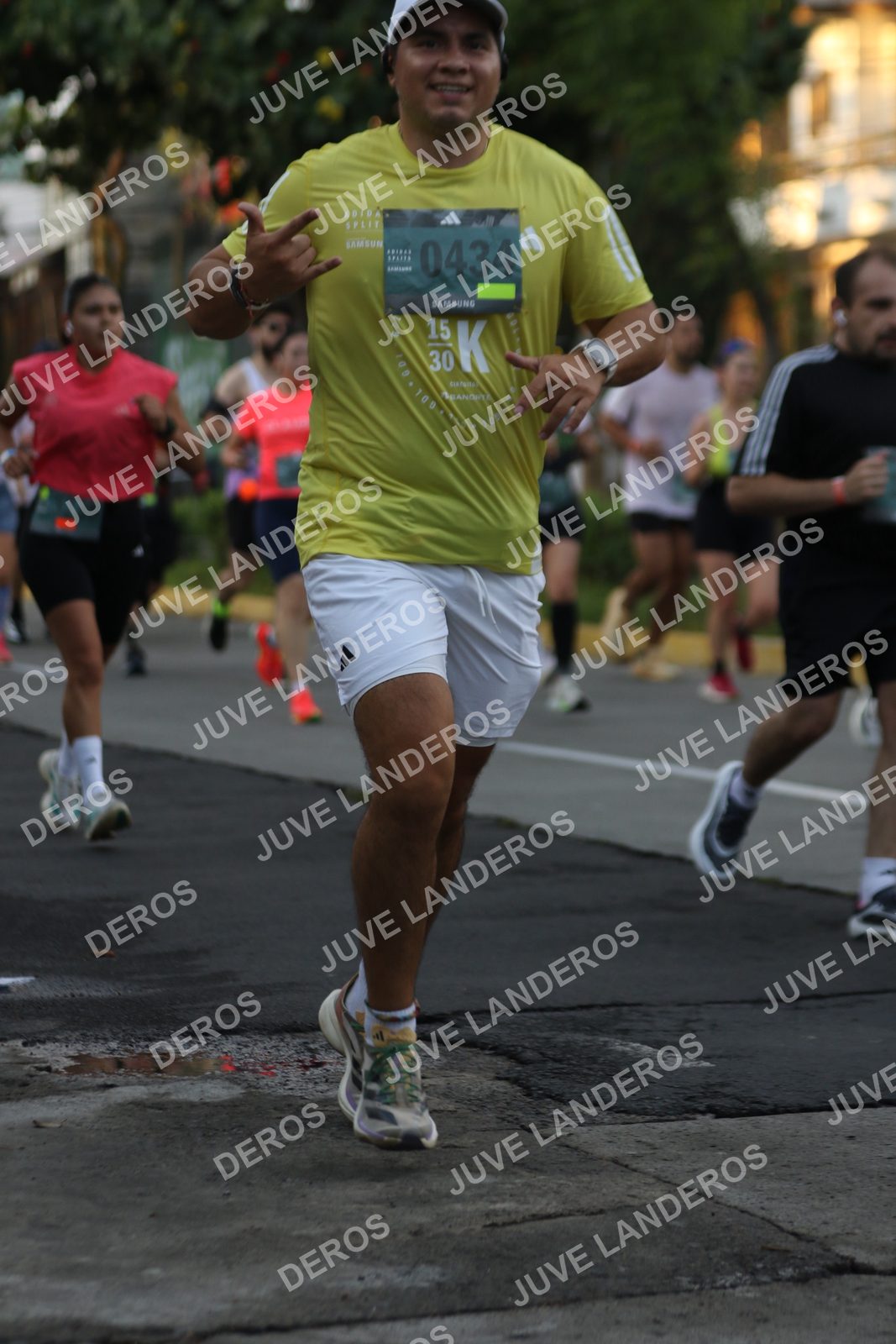 Foto de ADIDAS SPLITS GUADALAJARA 15K / 30K en Av. San Ignacio esquina Av. Ignacio L. Vallarta, Zapopan a las 07:07 · dorsal 15, 434, 100