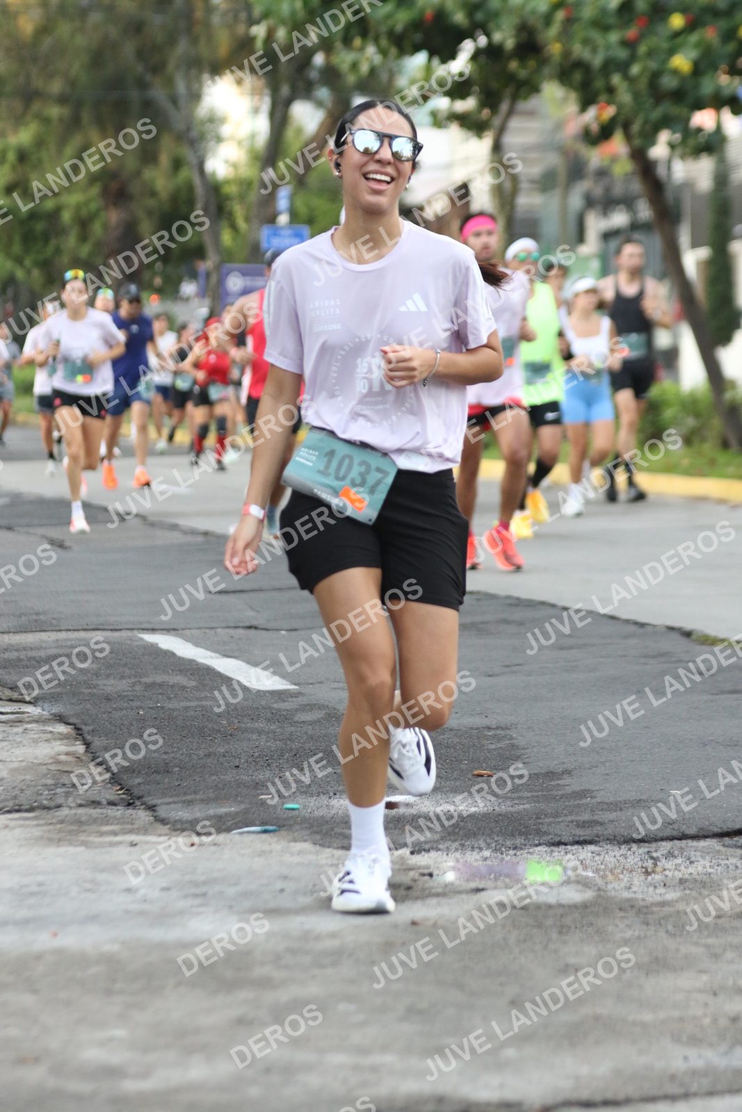 Foto de ADIDAS SPLITS GUADALAJARA 15K / 30K en Av. San Ignacio esquina Av. Ignacio L. Vallarta, Zapopan a las 07:04 · dorsal 1037