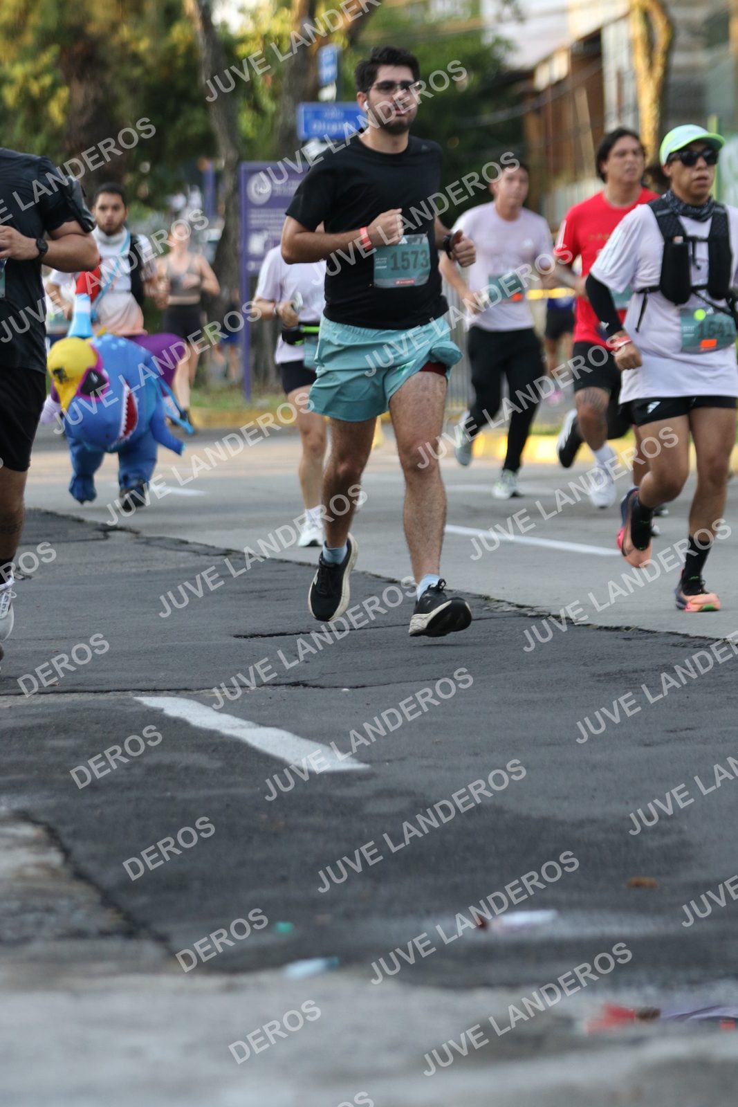 Foto de ADIDAS SPLITS GUADALAJARA 15K / 30K en Av. San Ignacio esquina Av. Ignacio L. Vallarta, Zapopan a las 07:12 · dorsal 1573, 541