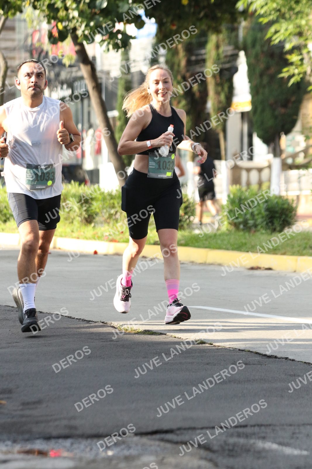 Foto de ADIDAS SPLITS GUADALAJARA 15K / 30K en Av. San Ignacio esquina Av. Ignacio L. Vallarta, Zapopan a las 08:32 · dorsal 1032, 1033