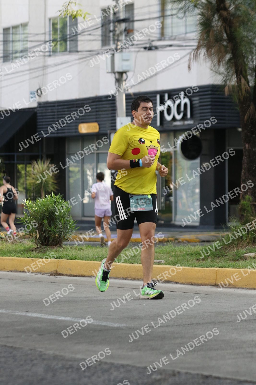 Foto de ADIDAS SPLITS GUADALAJARA 15K / 30K en Av. San Ignacio esquina Av. Ignacio L. Vallarta, Zapopan a las 08:39 · dorsal 1523