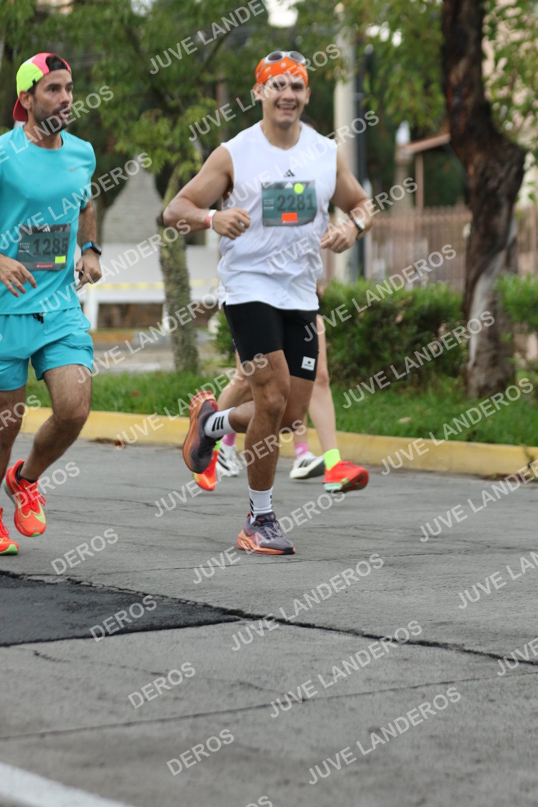 Foto de ADIDAS SPLITS GUADALAJARA 15K / 30K en Av. San Ignacio esquina Av. Ignacio L. Vallarta, Zapopan a las 07:02 · dorsal 2281, 1285