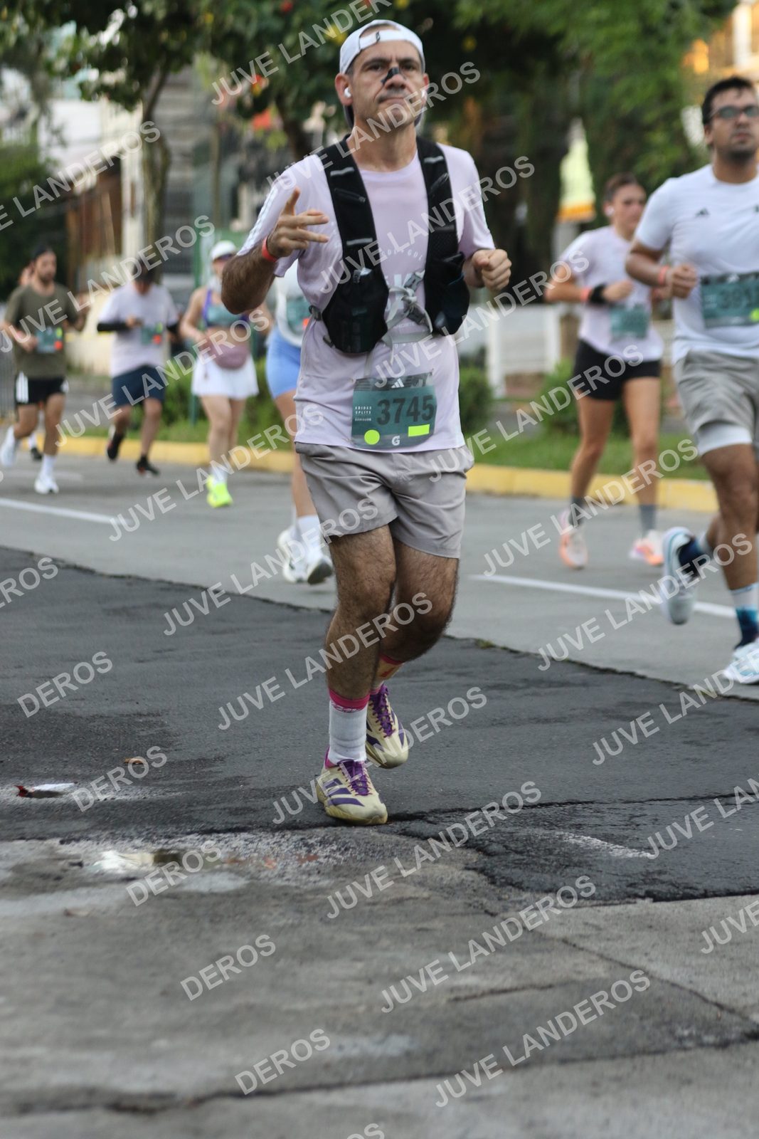 Foto de ADIDAS SPLITS GUADALAJARA 15K / 30K en Av. San Ignacio esquina Av. Ignacio L. Vallarta, Zapopan a las 07:06 · dorsal 3745