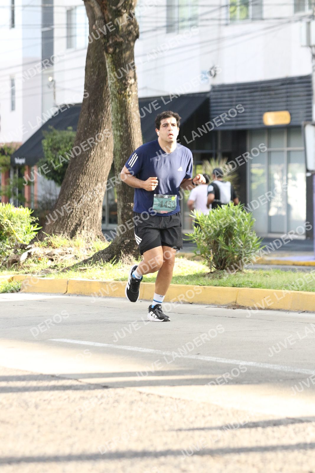 Foto de ADIDAS SPLITS GUADALAJARA 15K / 30K en Av. San Ignacio esquina Av. Ignacio L. Vallarta, Zapopan a las 08:49 · dorsal 1453