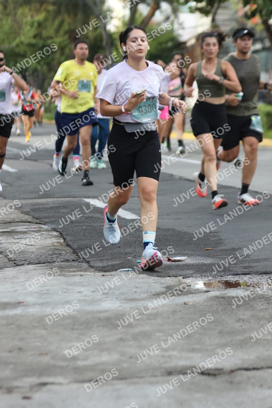Foto de ADIDAS SPLITS GUADALAJARA 15K / 30K en Av. San Ignacio esquina Av. Ignacio L. Vallarta, Zapopan a las 07:05 · dorsal 300